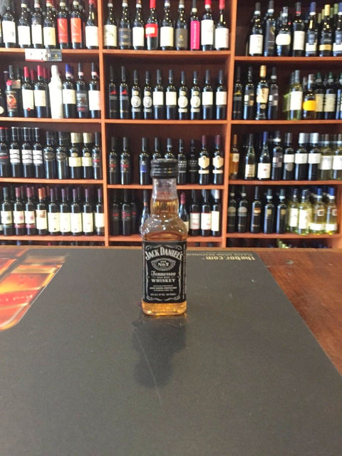 Jack Daniel's 50mL Black - Arthur Cantina Wine & Liquor
