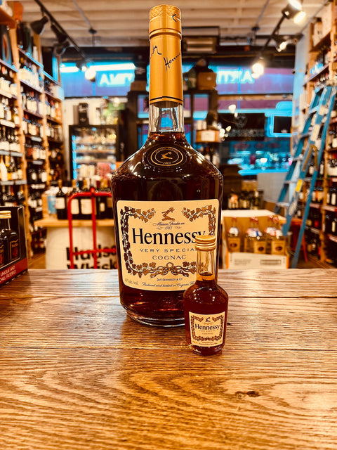 Hennessy VS 1.75L - Arthur Cantina Wine & Liquor -  - #tag1# - #tag2#
