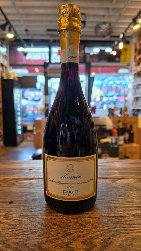 Garuti vini Lambrusco Grasparossa Romeo 750mL - Arthur Cantina Wine & Liquor