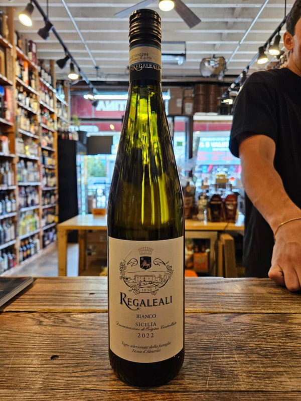 Regaleali Bianco Sicilia 750mL - Arthur Cantina Wine & Liquor