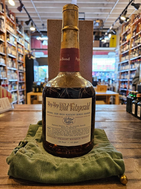 Very Very Old Fitzgerald 12 Year Bourbon 1970. 4/5 Quart - Arthur Cantina Wine & Liquor
